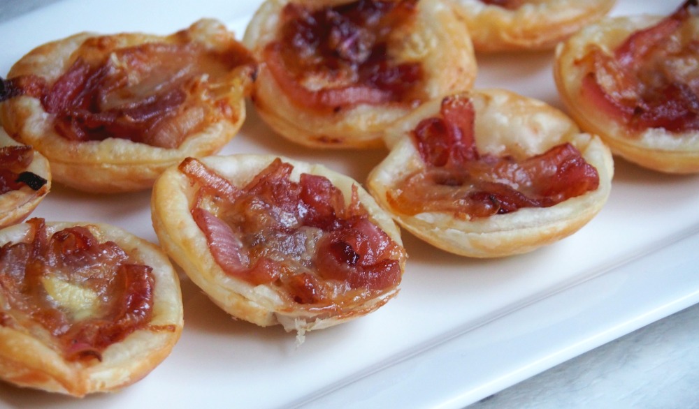 Mini Cranberry, Caramelised Onion and Brie Tarts | The Annoyed Thyroid